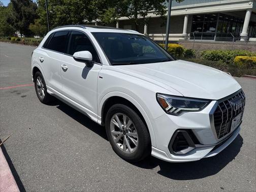 2024 Audi Q3 Premium 45 TFSI S line quattro Tiptronic