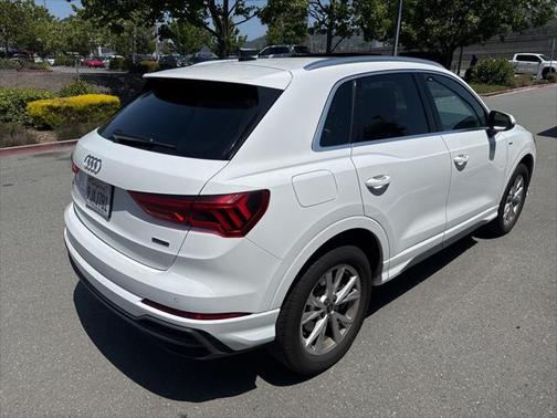 2024 Audi Q3 Premium 45 TFSI S line quattro Tiptronic