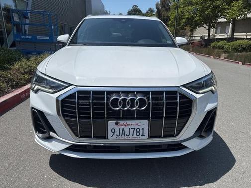 2024 Audi Q3 Premium 45 TFSI S line quattro Tiptronic