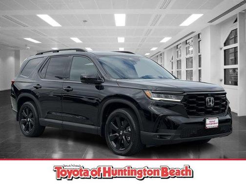 Crystal Black Pearl 2025 Honda Pilot Black Edition