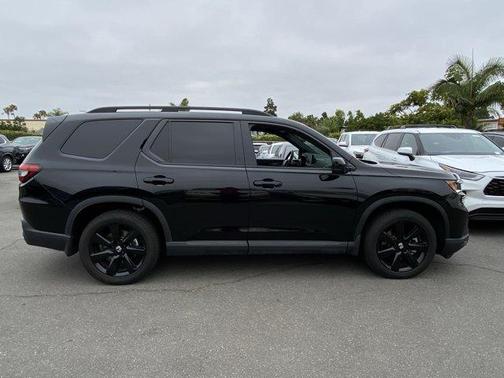 Crystal Black Pearl 2025 Honda Pilot Black Edition