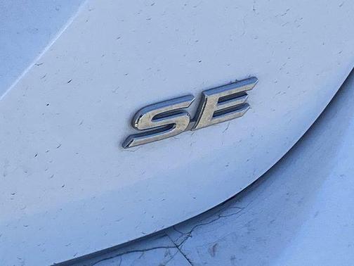Ice 2024 Toyota Camry SE