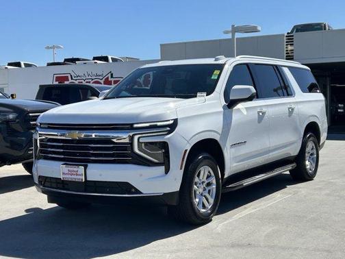 Summit White 2026 Chevrolet Suburban LT
