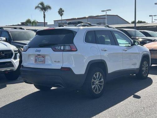 Bright White Clearcoat 2019 Jeep Cherokee Latitude Plus