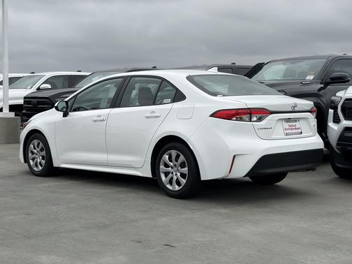 Ice 2023 Toyota Corolla LE