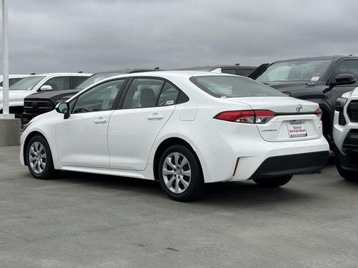Ice 2023 Toyota Corolla LE