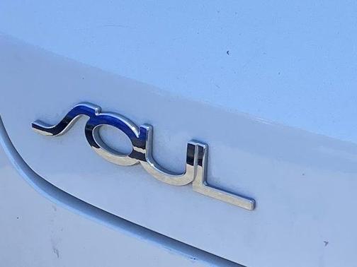 Snow White Pearl 2020 Kia Soul LX
