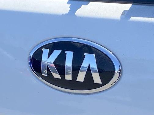 Snow White Pearl 2020 Kia Soul LX