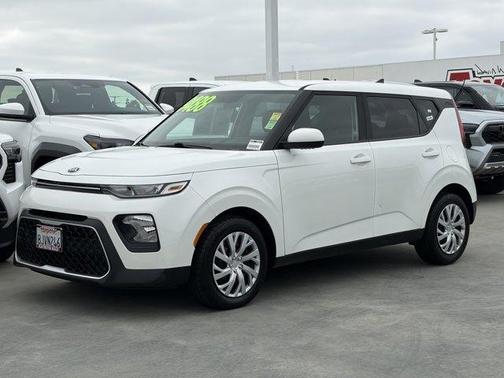 Snow White Pearl 2020 Kia Soul LX