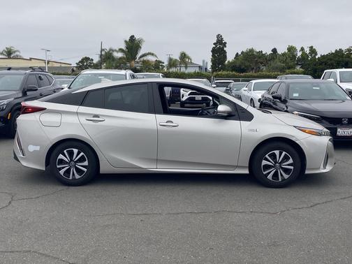 Titanium Glow 2017 Toyota Prius Prime Plus