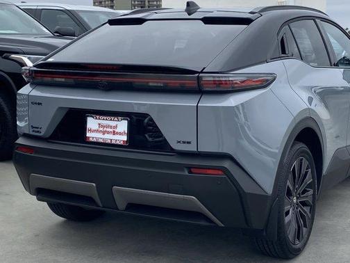 Cement 2026 Toyota C-HR XSE
