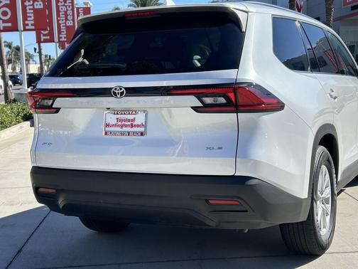 Wind Chill Pearl 2025 Toyota Grand Highlander XLE