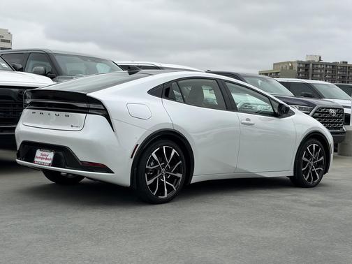Wind Chill Pearl 2026 Toyota Prius Plug-In Hybrid XSE PREMIUM