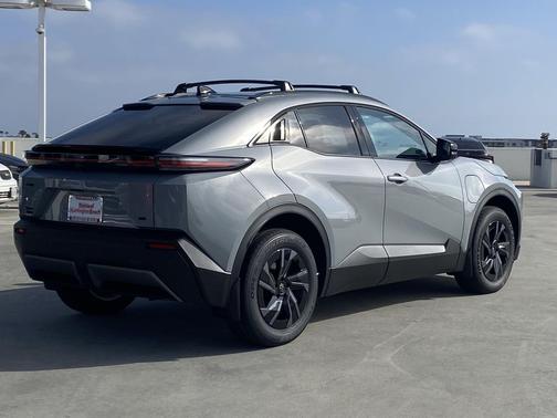 Cement 2026 Toyota C-HR SE
