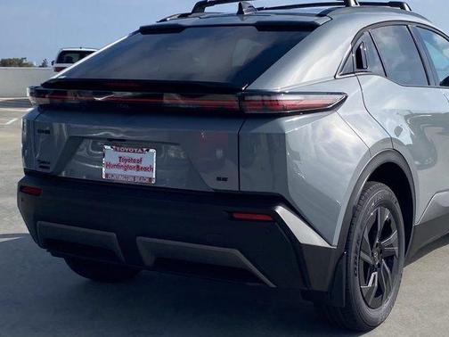Cement 2026 Toyota C-HR SE