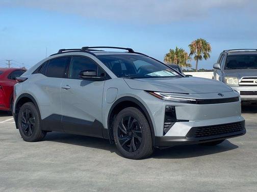 Cement 2026 Toyota C-HR SE