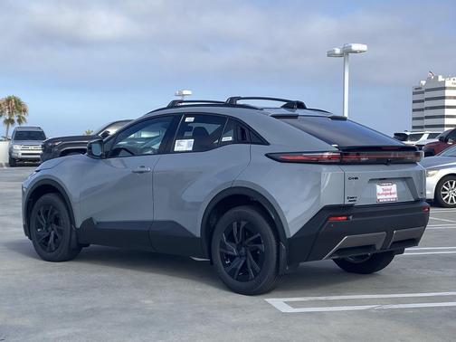 Cement 2026 Toyota C-HR SE