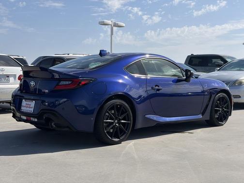 Trueno Blue 2023 Toyota GR86 Premium