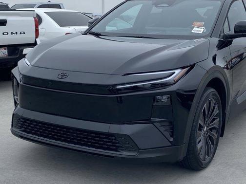 Midnight Black Metallic 2026 Toyota C-HR XSE