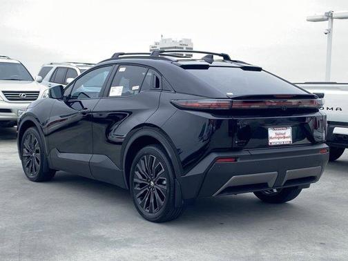 Midnight Black Metallic 2026 Toyota C-HR XSE