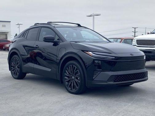 Midnight Black Metallic 2026 Toyota C-HR XSE
