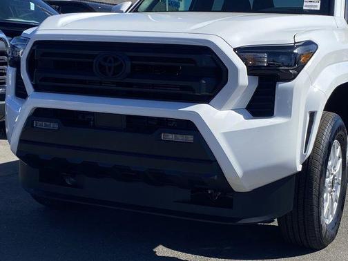Ice 2025 Toyota Tacoma SR5