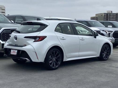Wind Chill Pearl 2026 Toyota Corolla Hatchback XSE