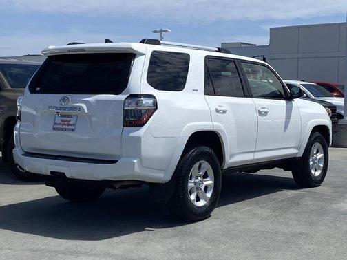 Ice 2024 Toyota 4Runner SR5