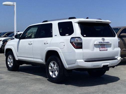 Ice 2024 Toyota 4Runner SR5