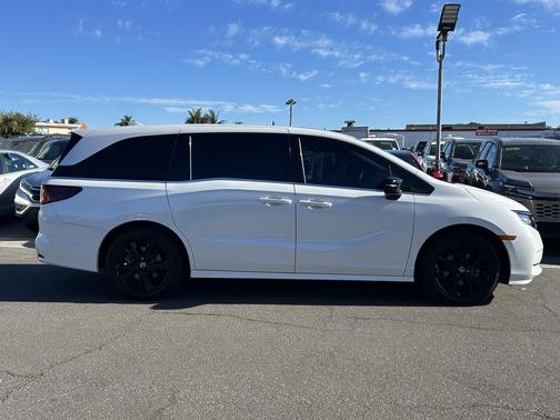 Platinum White Pearl 2024 Honda Odyssey Sport