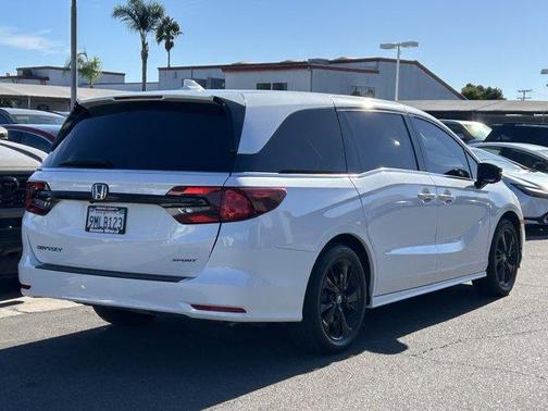 Platinum White Pearl 2024 Honda Odyssey Sport