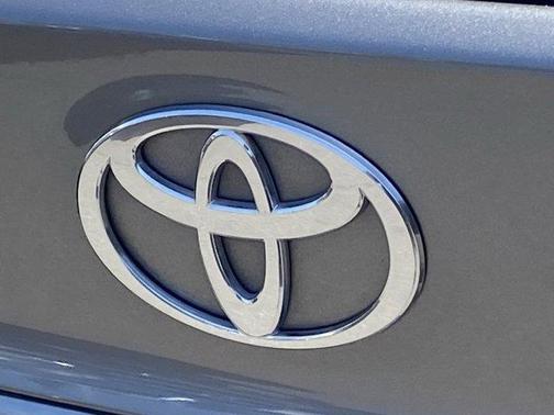 Metal 2025 Toyota Camry SE