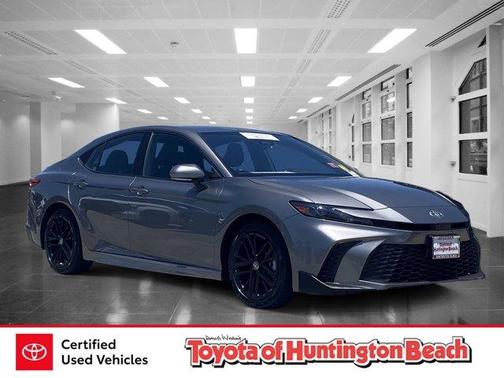 Metal 2025 Toyota Camry SE