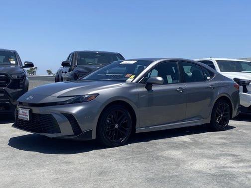 Metal 2025 Toyota Camry SE
