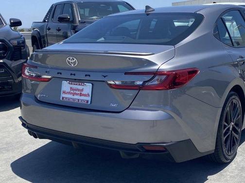 Metal 2025 Toyota Camry SE