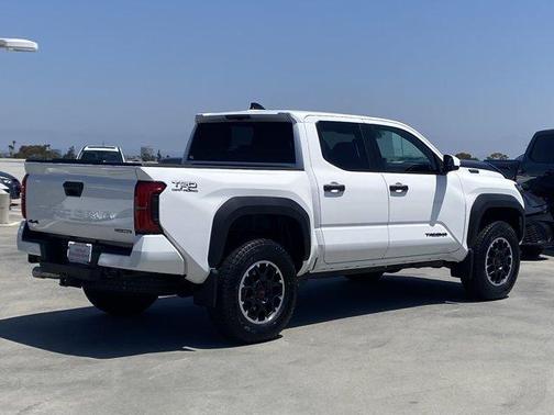 Ice 2026 Toyota Tacoma Hybrid TRD Off Road