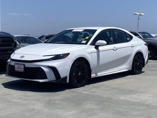 Ice 2025 Toyota Camry SE