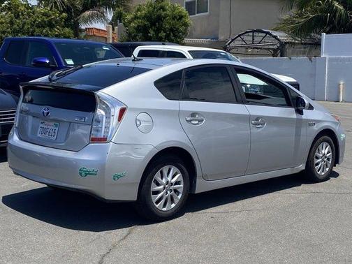 Classic Silver Metallic 2014 Toyota Prius Plug-in Base