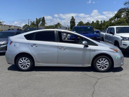 Classic Silver Metallic 2014 Toyota Prius Plug-in Base