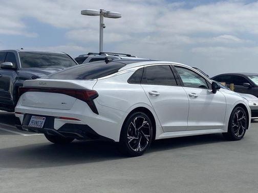 Snow White Pearl 2025 Kia K5 GT-Line