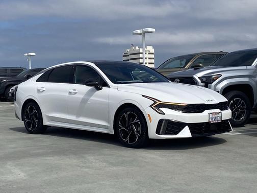 Snow White Pearl 2025 Kia K5 GT-Line