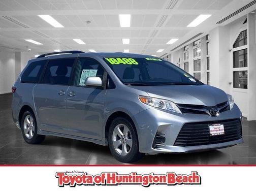 Celestial Silver Metallic 2019 Toyota Sienna LE