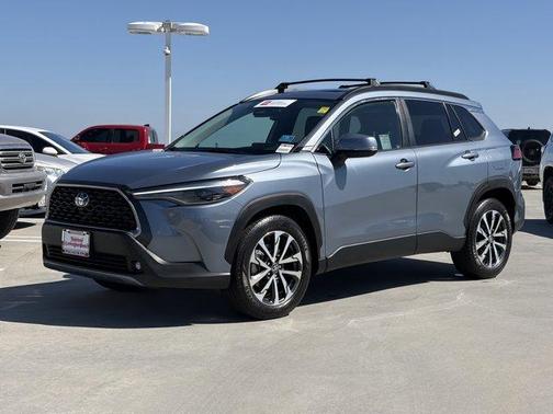 CELESTITE 2024 Toyota Corolla Cross XLE