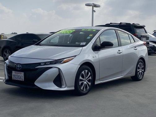 Classic Silver Metallic 2022 Toyota Prius Prime XLE