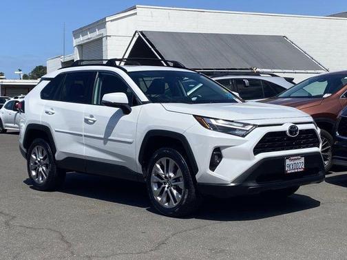 Wind Chill Pearl 2024 Toyota RAV4 XLE Premium