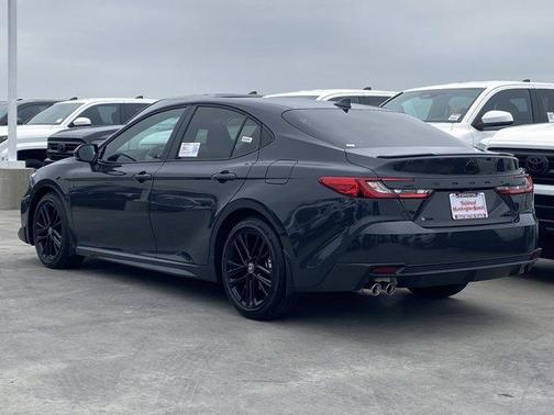 UNDERGROUND 2026 Toyota Camry SE