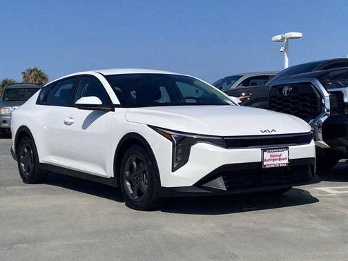 Snow White Pearl 2025 Kia K4