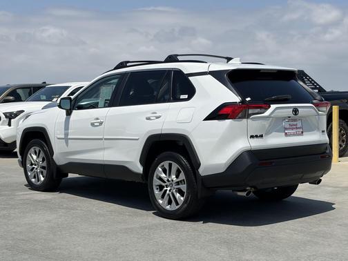 Wind Chill Pearl 2024 Toyota RAV4 XLE Premium