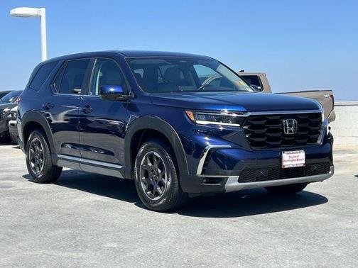 Diffused Sky Pearl 2023 Honda Pilot 2WD EX-L 8 Passenger