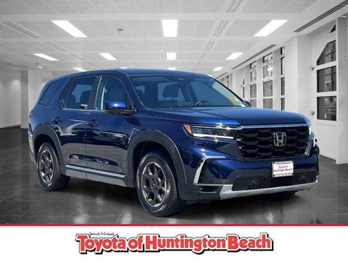 Diffused Sky Pearl 2023 Honda Pilot 2WD EX-L 8 Passenger